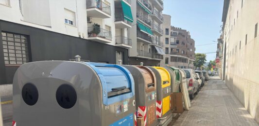 Vilafranca busca un pressumpte piròman que ha incendiat 10 contenidors en una sola nit