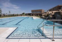 Avinyonet estrena piscina d’aigua salada i jacuzzi incorporat