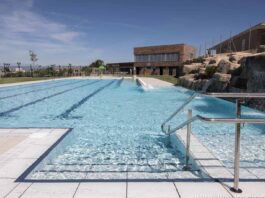 Avinyonet estrena piscina d’aigua salada i jacuzzi incorporat